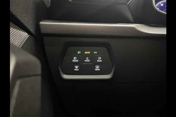Seat Leon 1.0 TSI Style Launch Edition Adaptive cruise control Apple carplay