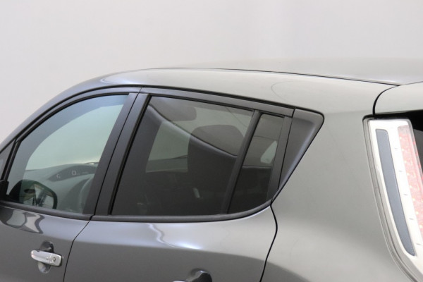 Nissan Leaf Acenta 30 kWh - Navi, Camera, Stoelverw. (10.000 NA SUBSIDIE)