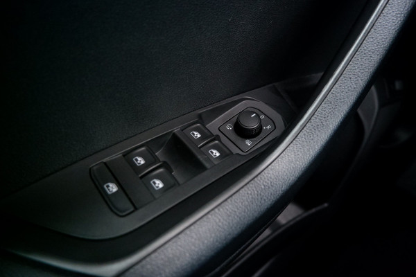 Škoda Karoq 1.5 TSI ACT Style LED | Elek. Trekhaak | Carplay | Camera | PDC