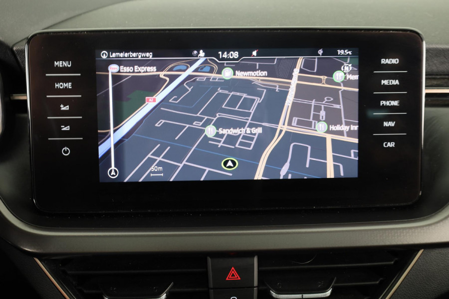 Škoda Kamiq 1.5 TSI ACT Business Edition 150PK automaat DSG | Climatronic | Virtual dahboard |Panoramadak | Smartlink | Wegklapbare trekhaak