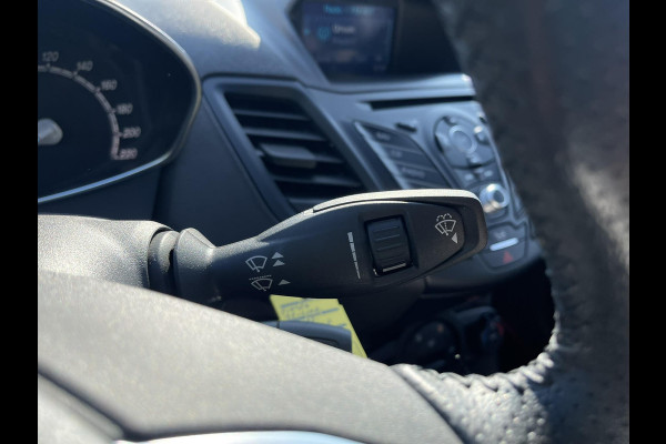 Ford Fiesta 1.0 EcoBoost ST Line 100pk | Afneembare Trekhaak | Navigatie | Cruise Control | Grote Achterspoiler | Voorruit verwarming