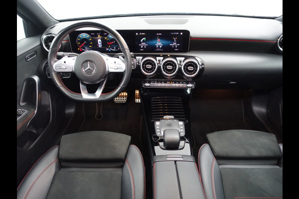 Mercedes-Benz A-Klasse 180 AMG Night Edition Aut- Panodak I Sport Interieur I Xenon Led I Camera I Stoelverwarming I Navi