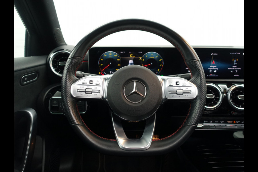 Mercedes-Benz A-Klasse 180 AMG Night Edition Aut- Panodak I Sport Interieur I Xenon Led I Camera I Stoelverwarming I Navi