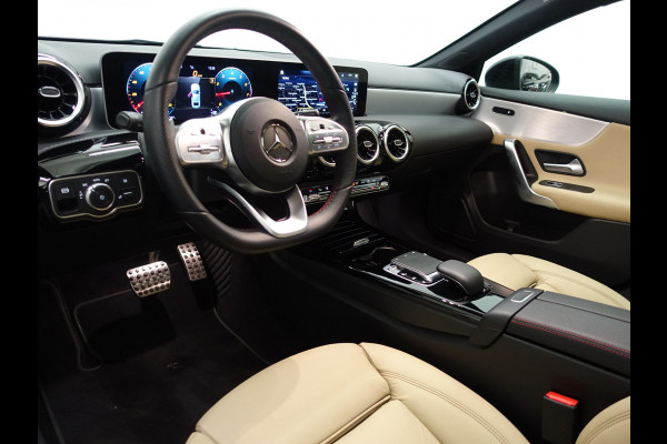 Mercedes-Benz A-Klasse Limousine 200 AMG Night Edition Aut- Panodak I  Widescreen I Leer I Camera I Full