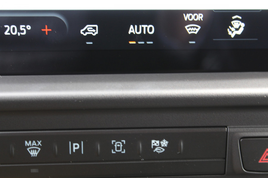 Ford Transit Custom 320 2.0-136pk TDCI L2H1 ´Trend´. Overtuig u van de rijkwaliteiten van dit nieuwe model Ford Transit Custom. Camera, LED koplampen, Cruise Control, Aut. Airco, App Connect, Winterpack