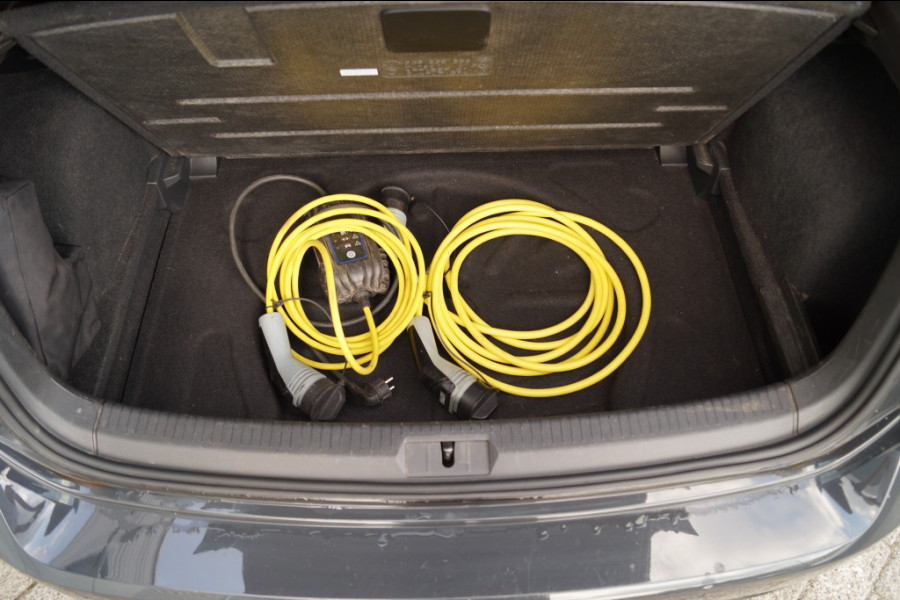 Volkswagen e-Golf 136pk Automaat -NAVI-ACC-LED-ECC-PDC-