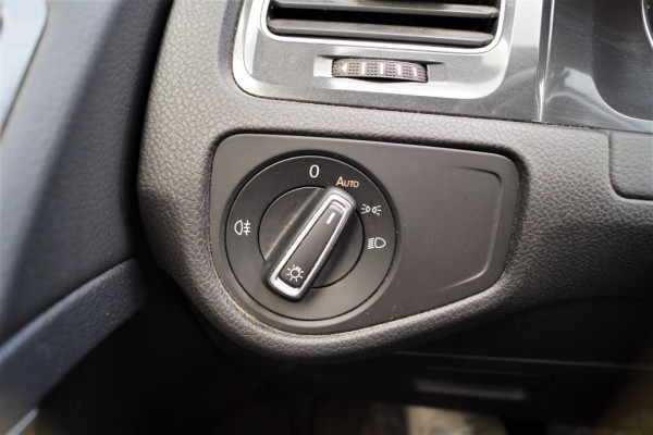 Volkswagen e-Golf 136pk Automaat -NAVI-ACC-LED-ECC-PDC-