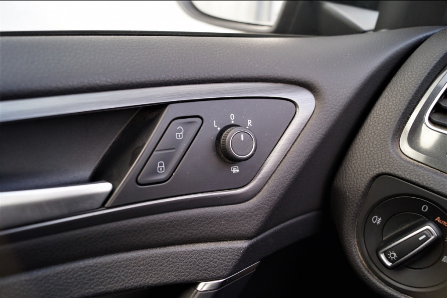 Volkswagen e-Golf 136pk Automaat -NAVI-ACC-LED-ECC-PDC-