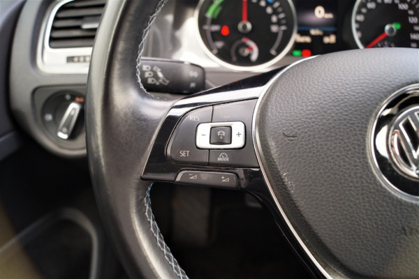 Volkswagen e-Golf 136pk Automaat -NAVI-ACC-LED-ECC-PDC-