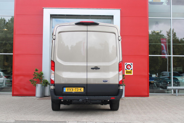 Ford Transit 350 2.0 TDCI 130PK L3H2 TREND | LAADKLEP IDEAAL VOOR CATERING BEDRIJVEN! | ACHTERUIRIJ CAMERA | DAB+ RADIO | TREKHAAK | LANE ASSIST | VERWARMBARE VOORRUIT | APPLE CARPLAY/ANDROID AUTO | 3-ZITS |