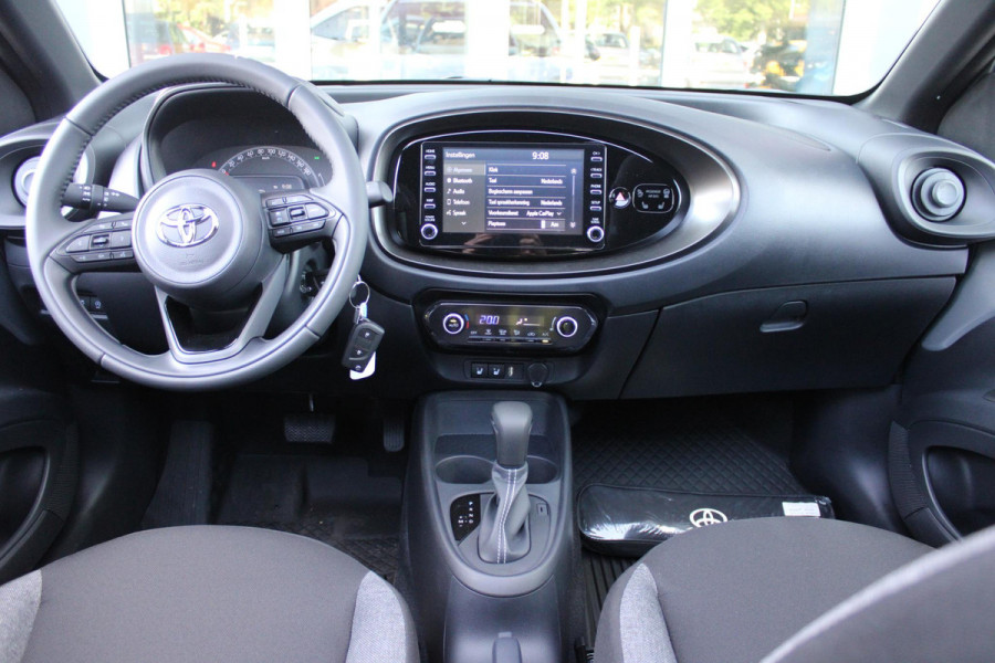 Toyota Aygo X 1.0 VVT-i MT 74PK AUTOMAAT PULSE CABRIO | CABRIODAK  l AIRCO l NAVIGATIE | 17 "INCH LICHTMETALEN VELGEN | ACHTERUITRIJCAMERA | STOELVERWARMING | ADAPTIVE CRUISE CONTROL | CLIMATE CONTROL | DAB+ |