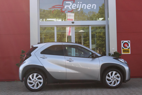 Toyota Aygo X 1.0 VVT-i MT 74PK AUTOMAAT PULSE CABRIO | CABRIODAK  l AIRCO l NAVIGATIE | 17 "INCH LICHTMETALEN VELGEN | ACHTERUITRIJCAMERA | STOELVERWARMING | ADAPTIVE CRUISE CONTROL | CLIMATE CONTROL | DAB+ |