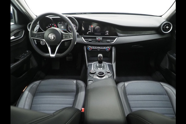 Alfa Romeo Giulia 2.0T 202PK | Navigatie | Climate | Cruise | LED | DAB+