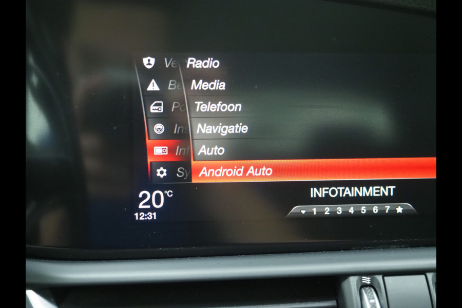 Alfa Romeo Giulia 2.0T 202PK | Navigatie | Climate | Cruise | LED | DAB+