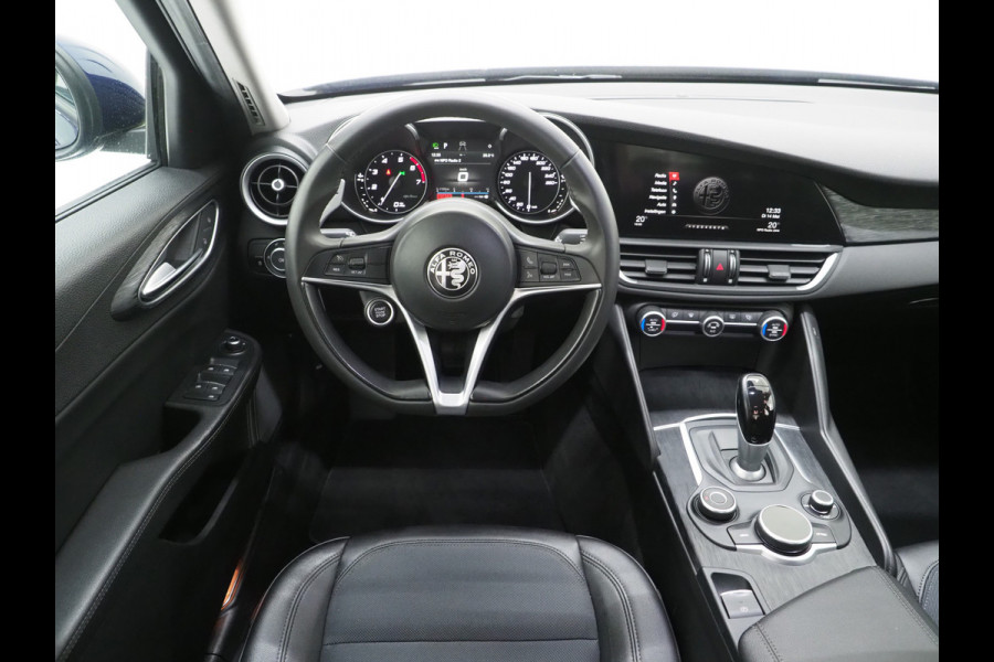 Alfa Romeo Giulia 2.0T 202PK | Navigatie | Climate | Cruise | LED | DAB+