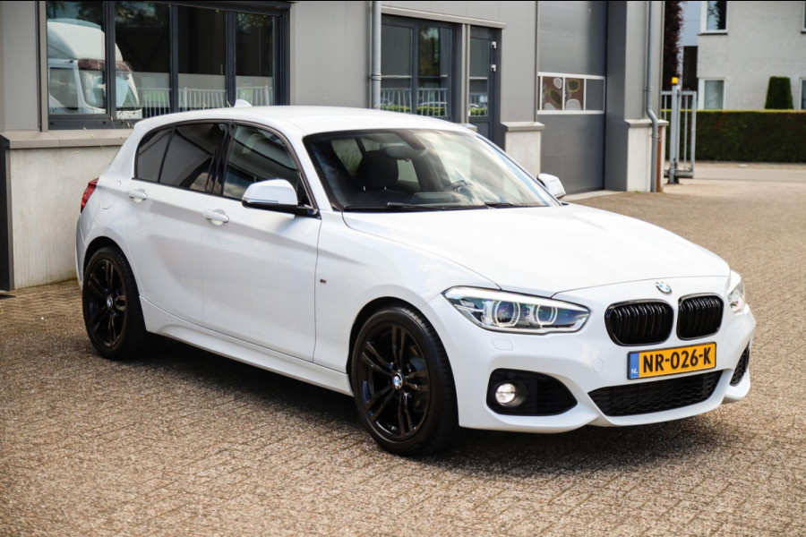 BMW 1-serie 118i High Executive M Sport M Pakket 136pk Automaat Shadowline|1e|LED Koplampen|Alcantara sportstoelen|NAVI|Black Pack