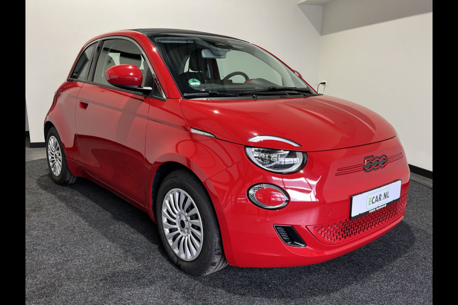 Fiat 500E CABRIO RED 42 kWh | Winterpakket | Keyless Entry & Go Pakket | Parkeercamera