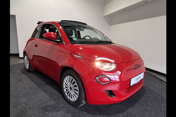 Fiat 500E CABRIO RED 42 kWh | Winterpakket | Keyless Entry & Go Pakket | Parkeercamera