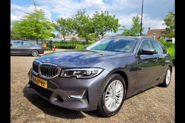 BMW 3 Serie Touring 320i Luxury - Camera, Virtual, Drive Assist (1e eig. NL-auto met NAP)