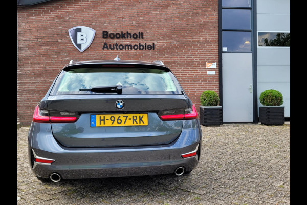 BMW 3 Serie Touring 320i Luxury - Camera, Virtual, Drive Assist (1e eig. NL-auto met NAP)