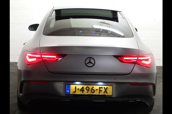 Mercedes-Benz CLA-Klasse 200 AMG Night Edition Aut- Designo Kleur I Panodak I Carplay I Sport Leder I Xenon Led ISfeerverlichting