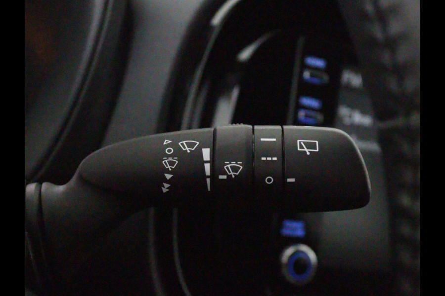 Toyota Aygo X 1.0 VVT-i AUTOMAAT PULSE-PACK CARPLAY NAVI GARANTIE TOT 2033 Camera. Safety sense.17 inch LM velgen