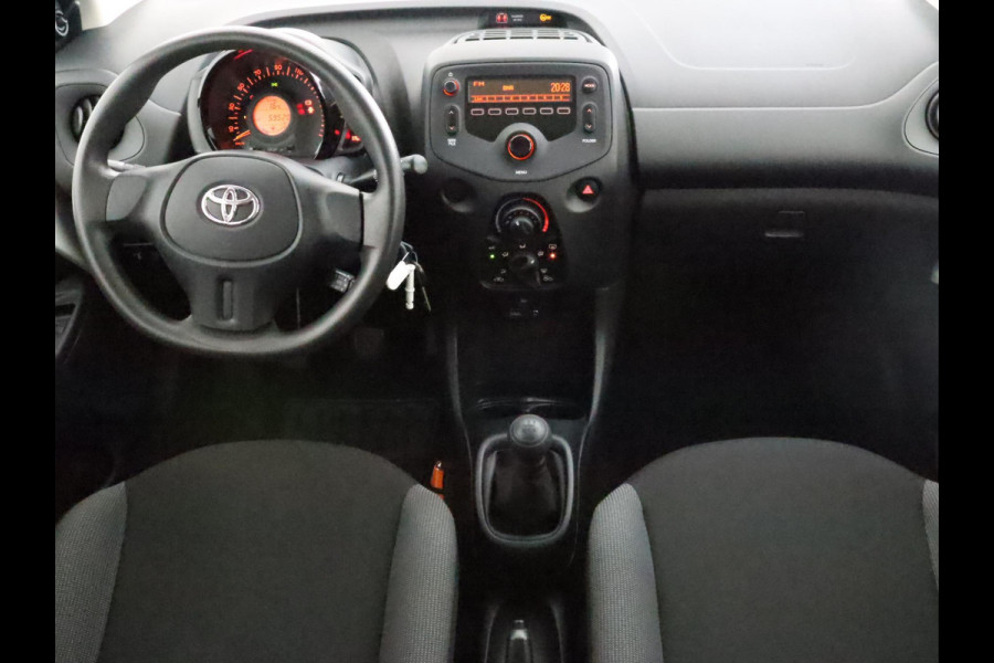 Toyota Aygo 1.0 VVT-i X-Now Bi-Tone | Airco | 1e eigenaar | Privacy Glass |