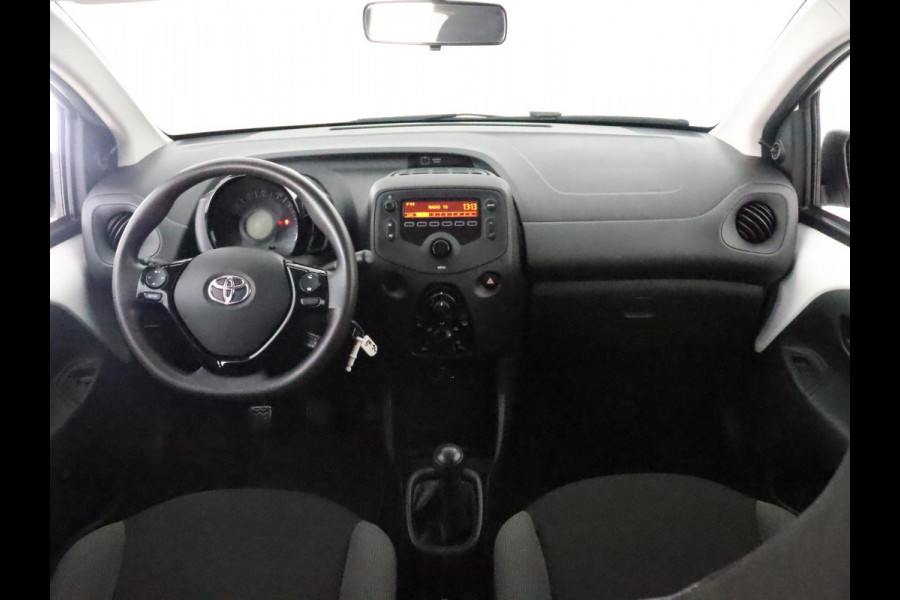 Toyota Aygo 1.0 VVT-i BLACK& WHITE 5 DRS AIRCO Garantie tot 2028 Airco, Centrale vergrendeling met Ab.Snelheidsbegrenzer, Radio met USB, Bluetooth, LED dagrijverlichting