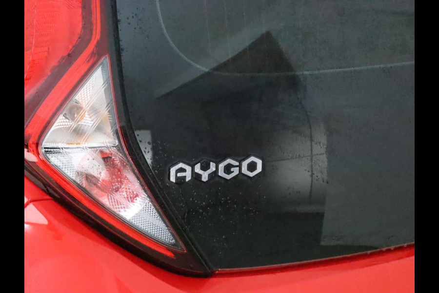 Toyota Aygo 1.0 VVT-i BI-TONE 5-DRS AIRCO 1e EIG GARANTIE TOT 5-2028 AIRCO, SNELHEIDS BEGRENZER