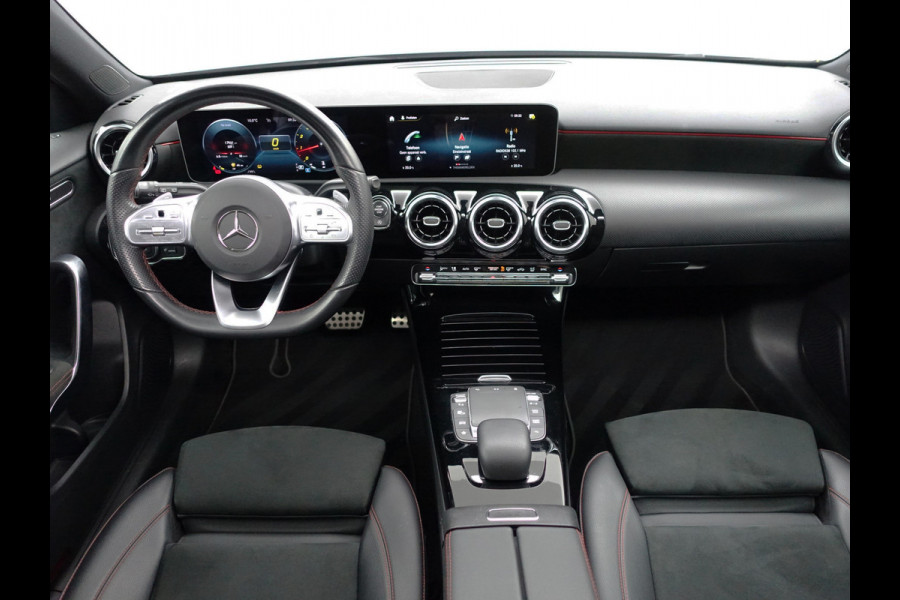 Mercedes-Benz A-Klasse 180 AMG Street Style Edition - Panoramadak I Aero Package I Xenon Led I Alcantara Sport Interieur