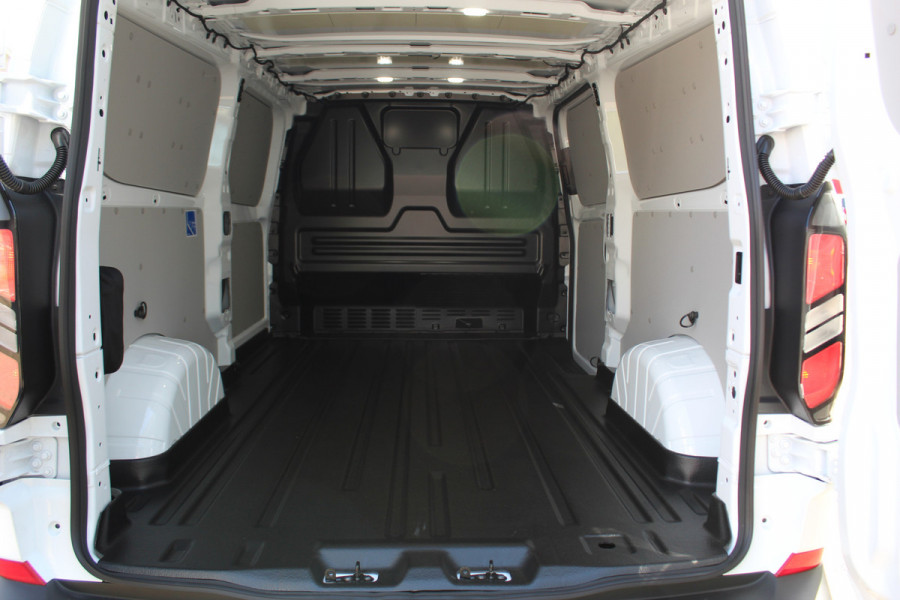 Ford Transit Custom 300 2.0-136pk EcoBlue L2H1 Trend. Profiteer nu van BPM voordeel 2024 ! , Uit voorraad leverbaar, Camera, LED koplampen, Cruise Control, Aut. Airco, App Connect, Winterpack