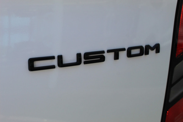 Ford Transit Custom 300 2.0-136pk EcoBlue L2H1 Trend. Profiteer nu van BPM voordeel 2024 ! , Uit voorraad leverbaar, Camera, LED koplampen, Cruise Control, Aut. Airco, App Connect, Winterpack