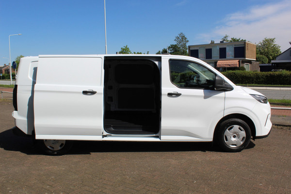 Ford Transit Custom 300 2.0-136pk EcoBlue L2H1 Trend. Profiteer nu van BPM voordeel 2024 ! , Uit voorraad leverbaar, Camera, LED koplampen, Cruise Control, Aut. Airco, App Connect, Winterpack