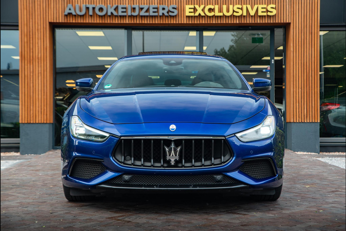 Maserati Ghibli 3.0 V6 S Q4 Ribelle Schuifdak Adapt. Cruise Alcantara hemel