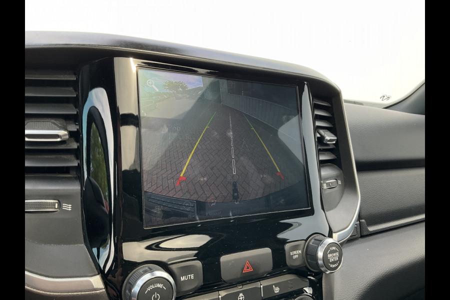 Dodge Ram 1500 5.7 V8 4x4 LPG Crew Cab Pano Apple-Android Camera Trekh Alpine Big Horn