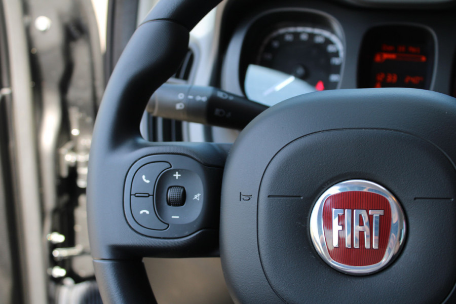 Fiat Panda 1.0 Hybrid City Life | Apple/Android Carplay | 5 persoons | Stuurwielbediening | Bluetooth | Achterbank 1/3- 2/3 neerklapbaar