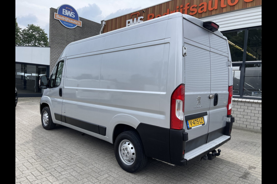 Peugeot Boxer 333 2.0 BlueHDI 164pk L2H2 Premium / vaste prijs rijklaar € 16.950 ex btw / lease vanaf € 329 / airco / cruise / navi / achteruit rijcamera / trekhaak 2500 kg !