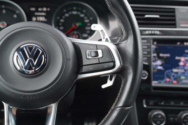 Volkswagen Golf 2.0 TDI GTD | Luxe leder | Stoelverwarming | Automaat | Climatronic airco | Navigatie full map | Camera | NAP |