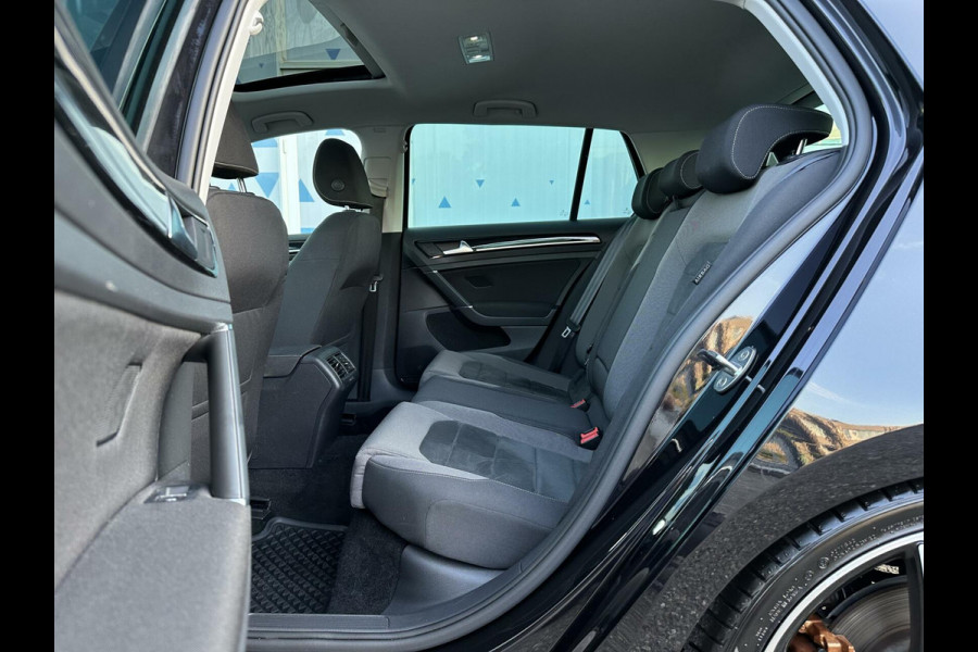 Volkswagen Golf 1.5 TSI R-Line | Pano DSG Virtuele Cockpit Keyless Massage Dynaudio LED Garantie
