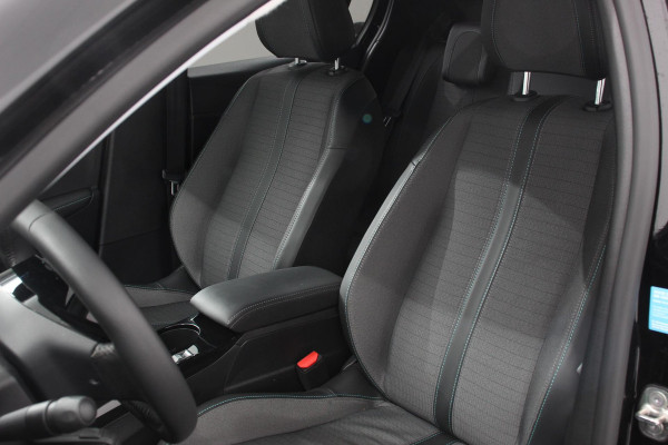 Peugeot 208 1.2 PureTech 101pk Allure | Navigatie | Apple Carplay/Android Auto | Parkeersensor achter | Camera | Adaptive Cruise Control | Stoelverwarming | Ledverlichting | Keyless Entry | Getinte ramen