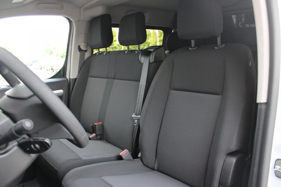 Citroën ë-Jumpy L3 136PK AUTOMAAT DC 75 kWh | 18 STUKS OP VOORRAAD! | DUBBELE CABINE | NAVIGATIE 10" TOUCHSCREEN | APPLE CARPLAY/ANDROID AUTO | ACHTERUITRIJ CAMERA | CRUISE CONTROL | 6-ZITS | REGEN/LICHT SENSOR | DAB+ RADIO | NIEUWE BUS! |