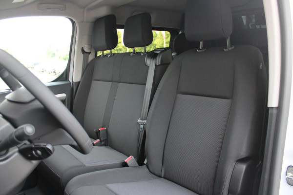 Citroën ë-Jumpy L3 136PK AUTOMAAT DC 75 kWh | 18 STUKS OP VOORRAAD! | DUBBELE CABINE | NAVIGATIE 10" TOUCHSCREEN | APPLE CARPLAY/ANDROID AUTO | ACHTERUITRIJ CAMERA | CRUISE CONTROL | 6-ZITS | REGEN/LICHT SENSOR | DAB+ RADIO | NIEUWE BUS! |