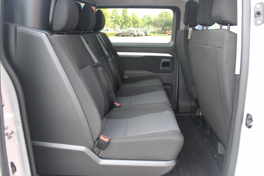Citroën ë-Jumpy L3 136PK AUTOMAAT DC 75 kWh | 18 STUKS OP VOORRAAD! | DUBBELE CABINE | NAVIGATIE 10" TOUCHSCREEN | APPLE CARPLAY/ANDROID AUTO | ACHTERUITRIJ CAMERA | CRUISE CONTROL | 6-ZITS | REGEN/LICHT SENSOR | DAB+ RADIO | NIEUWE BUS! |