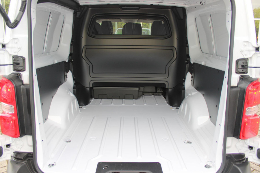 Citroën ë-Jumpy L3 136PK AUTOMAAT DC 75 kWh | 18 STUKS OP VOORRAAD! | DUBBELE CABINE | NAVIGATIE 10" TOUCHSCREEN | APPLE CARPLAY/ANDROID AUTO | ACHTERUITRIJ CAMERA | CRUISE CONTROL | 6-ZITS | REGEN/LICHT SENSOR | DAB+ RADIO | NIEUWE BUS! |