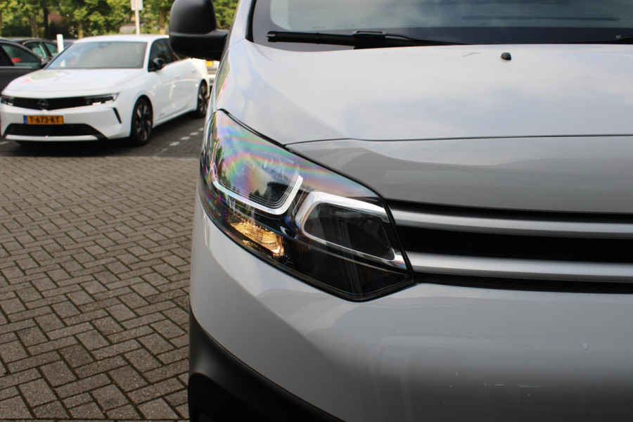 Citroën ë-Jumpy L3 136PK AUTOMAAT DC 75 kWh | 18 STUKS OP VOORRAAD! | DUBBELE CABINE | NAVIGATIE 10" TOUCHSCREEN | APPLE CARPLAY/ANDROID AUTO | ACHTERUITRIJ CAMERA | CRUISE CONTROL | 6-ZITS | REGEN/LICHT SENSOR | DAB+ RADIO | NIEUWE BUS! |