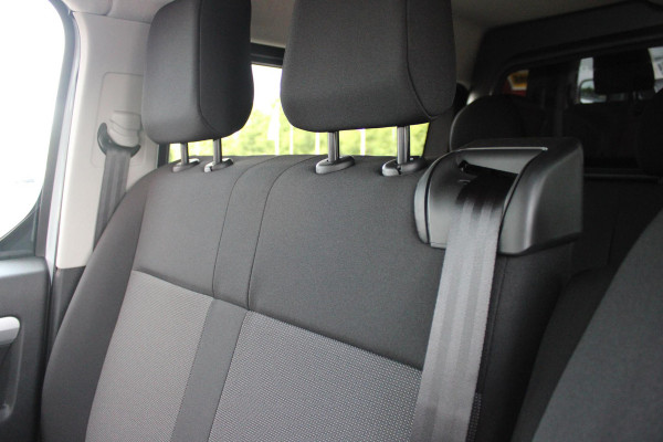 Citroën ë-Jumpy L3 136PK AUTOMAAT DC 75 kWh | 18 STUKS OP VOORRAAD! | DUBBELE CABINE | NAVIGATIE 10" TOUCHSCREEN | APPLE CARPLAY/ANDROID AUTO | ACHTERUITRIJ CAMERA | CRUISE CONTROL | 6-ZITS | REGEN/LICHT SENSOR | DAB+ RADIO | NIEUWE BUS! |