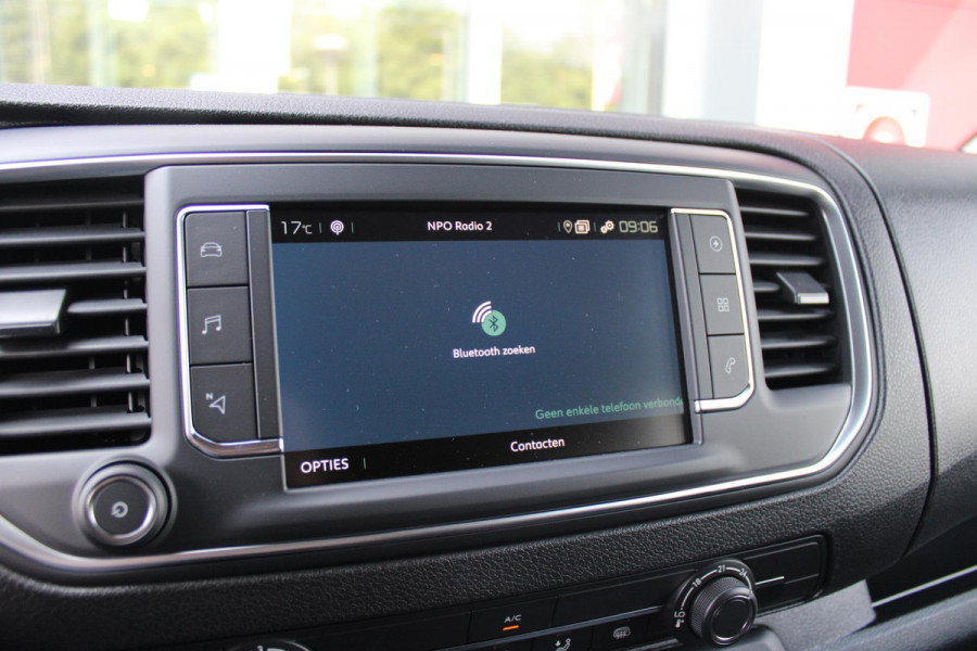 Citroën ë-Jumpy L3 136PK AUTOMAAT DC 75 kWh | 18 STUKS OP VOORRAAD! | DUBBELE CABINE | NAVIGATIE 10" TOUCHSCREEN | APPLE CARPLAY/ANDROID AUTO | ACHTERUITRIJ CAMERA | CRUISE CONTROL | 6-ZITS | REGEN/LICHT SENSOR | DAB+ RADIO | NIEUWE BUS! |