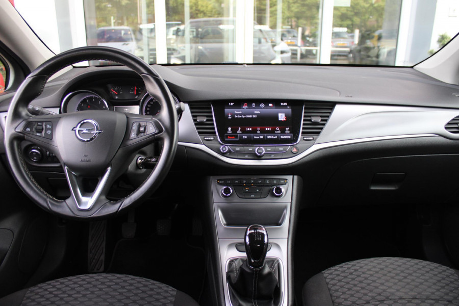 Opel Astra 1.4 150PK INNOVATION | NAVIGATIE | ACHTERUITRIJ CAMERA | CLIMATE CONTROL | PARKEERSENSOREN VOOR EN ACHTER | ALL SEASON BANDEN | LICHTMETALEN VELGEN 17" | CRUISE CONTROL | DAB+ RADIO |