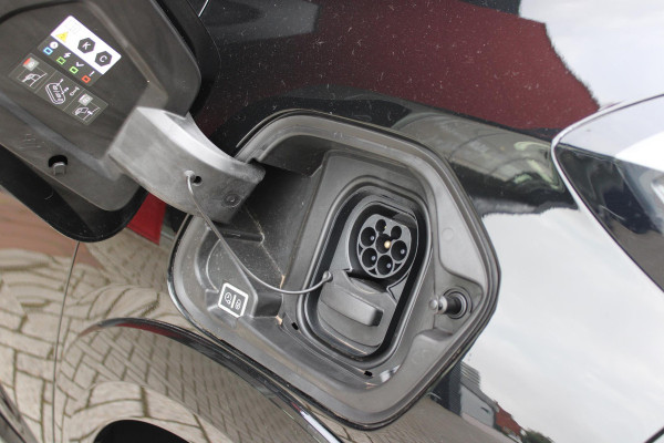 Peugeot e-208 EV ALLURE PACK 136PK AUTOMAAT 50 kWh | APPLE CARPLAY/ANDROID AUTO | DAB+ RADIO | LED KOPLAMPEN | CRUISE CONTROL | 3-D INSTRUMENTENPANEEL | CLIMATE CONTROL | LICHTMETALEN VELGEN | REGEN/LICHT SENSOR | ACHTERUITRIJ CAMERA | 3-FASE! |