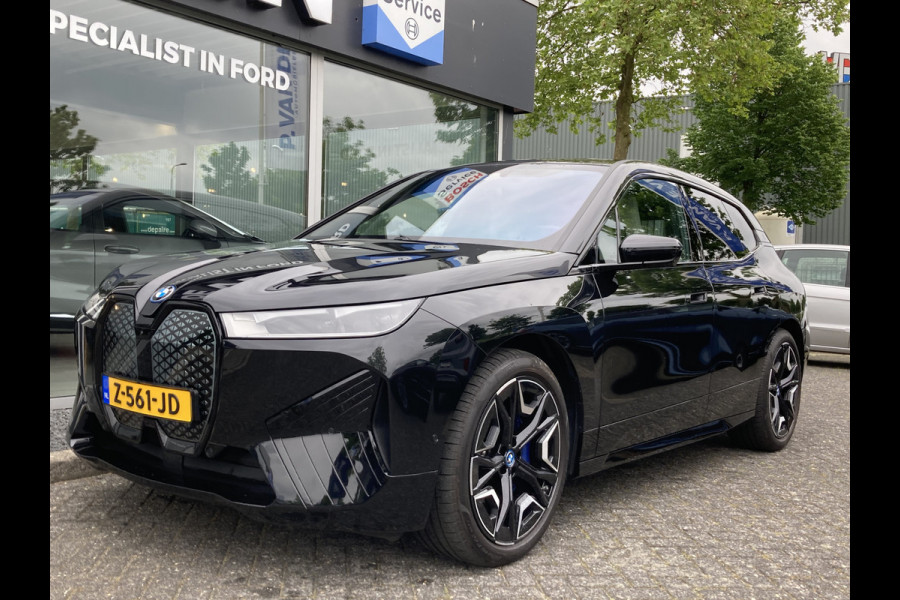 BMW iX xDrive40 Executive 77 kWh | harman/kardon | 22'' | CoPilot Pack | Driving Assistent | Sportpakket | etc. etc.